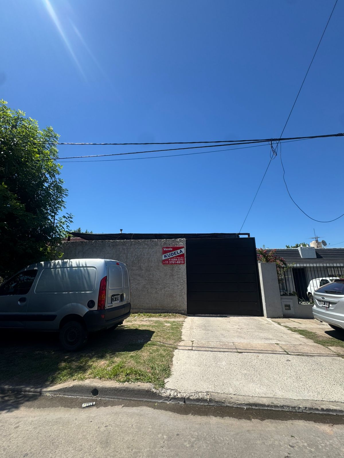 Lote en venta en excelente ubicacion, el mismo cuenta con 8,66 metros de frente por 36 metros de fondo aproximados, cuenta con medianeras y porton.