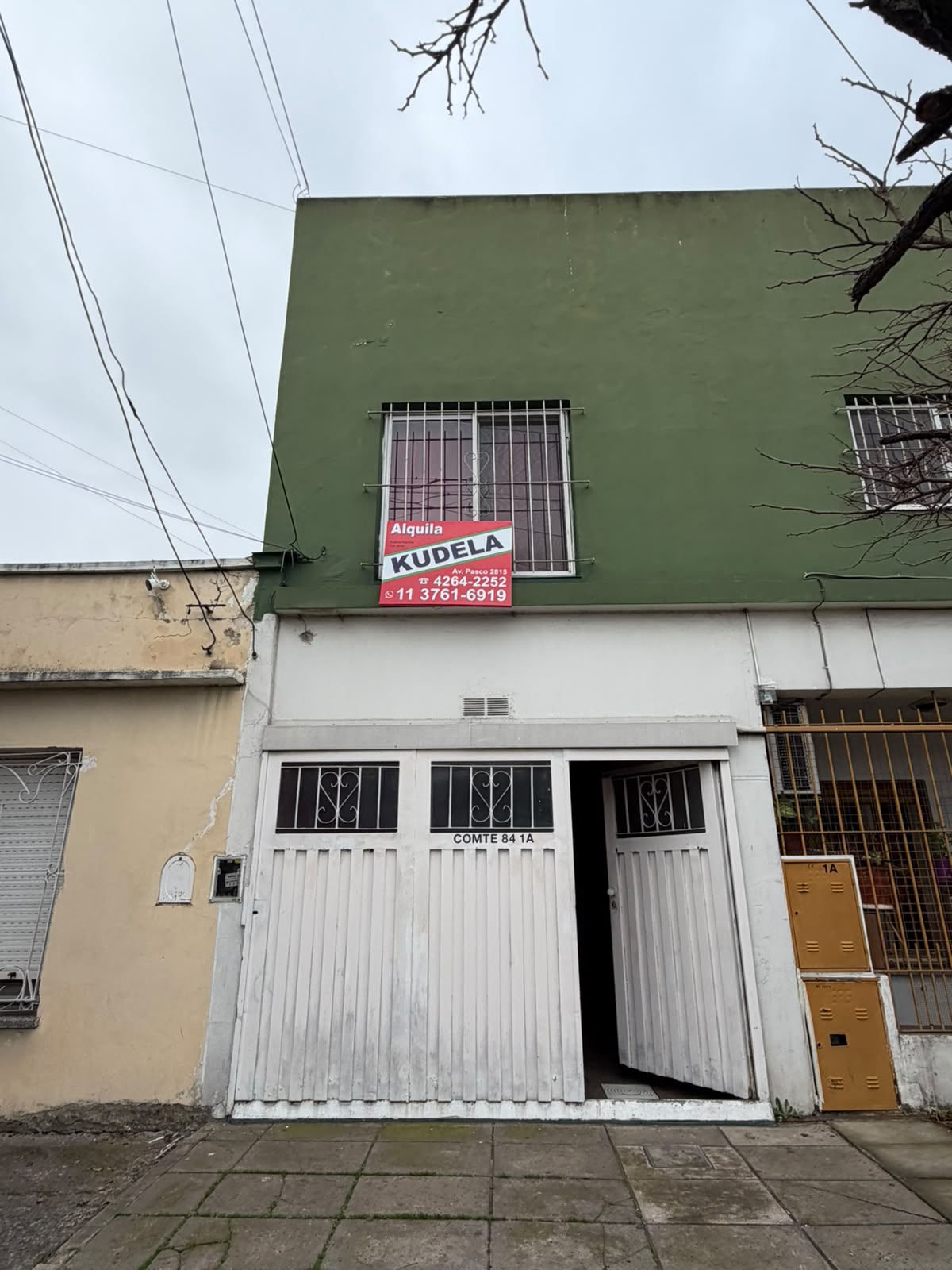 Departamento tipo loft de dos plantas, cuenta con su entrada independiente, baño instalado, baulera y terraza. Esta ubicado a pocos metros de la Av, Eva perón y a 200m de Salta  